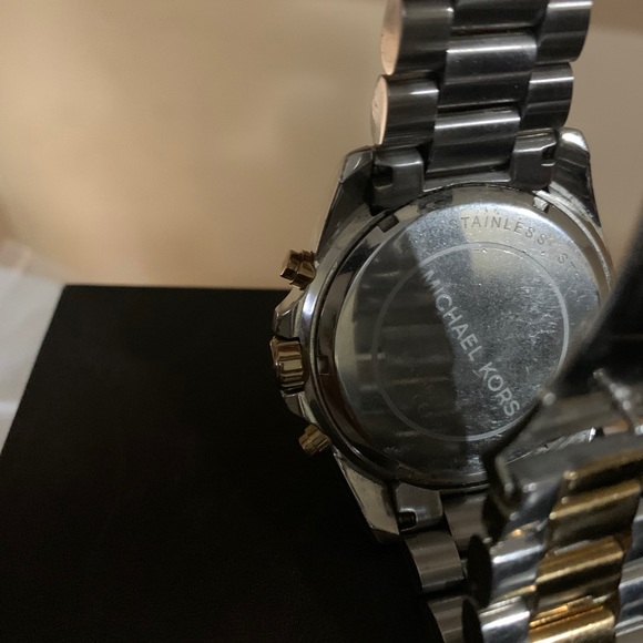 Michael Kors Watch - Picture 9 of 10